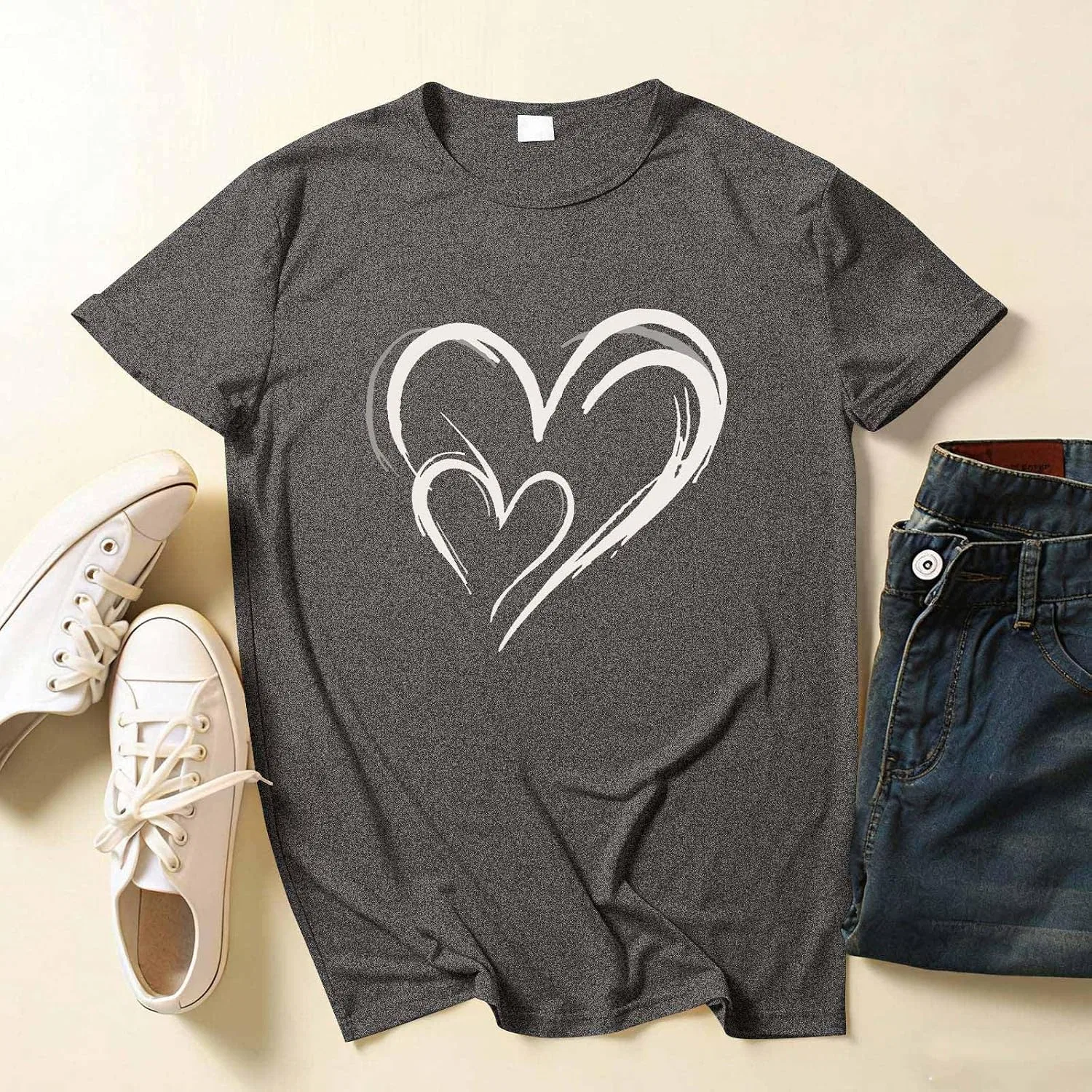 Женская футболка с сердцем Casual T-Shirt, Dark Gray — фото 2