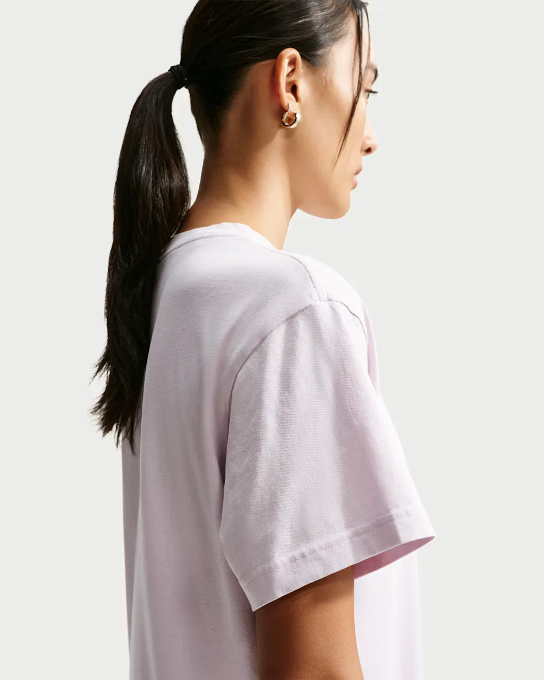 Женская футболка оверсайз Nike Sportswear Classic, Bleached Lilac — фото 2