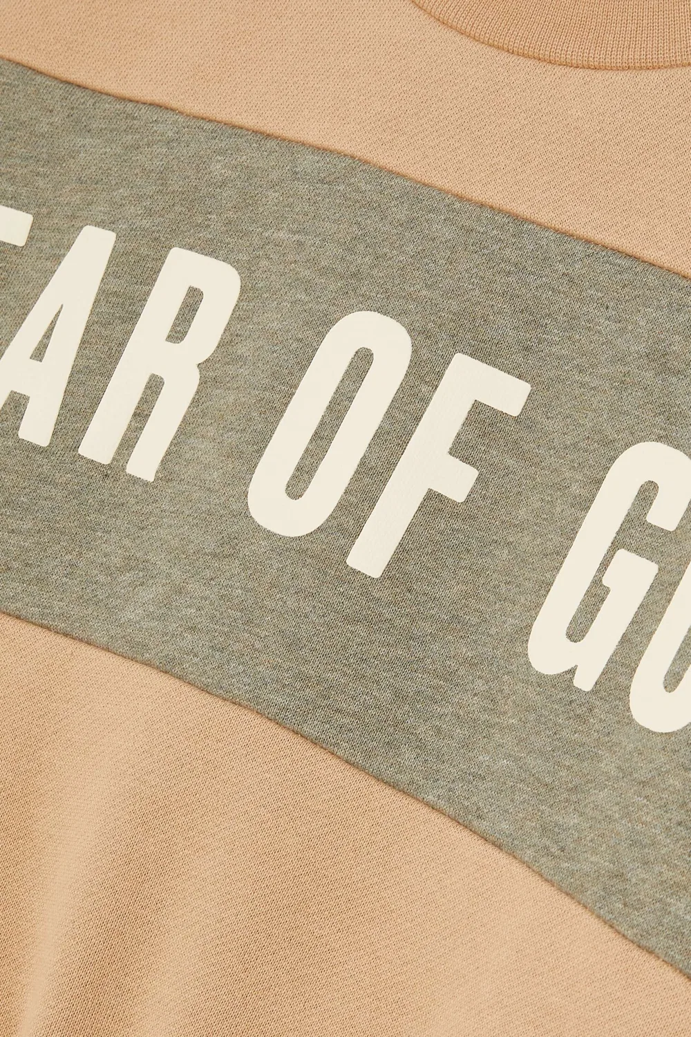 Свитшот укороченный с панелями Fear of God Essentials, коричневый — фото 4