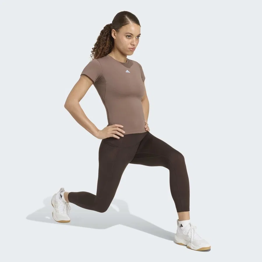 Женская спортивная футболка с принтом Studio adidas, Коричневый — фото 3