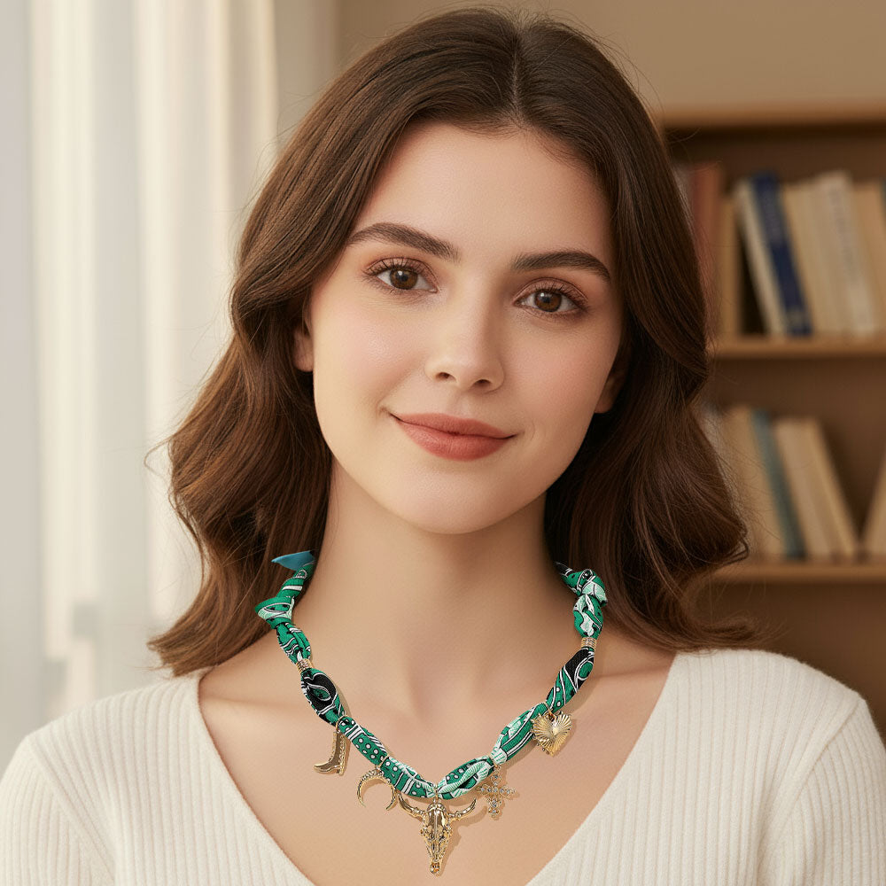 

Ожерелье-бандана с шарфом и подвеской в ​​виде подковы и креста в виде ковбойского сапога в стиле вестерн Fashnzfab, золотой/зеленый