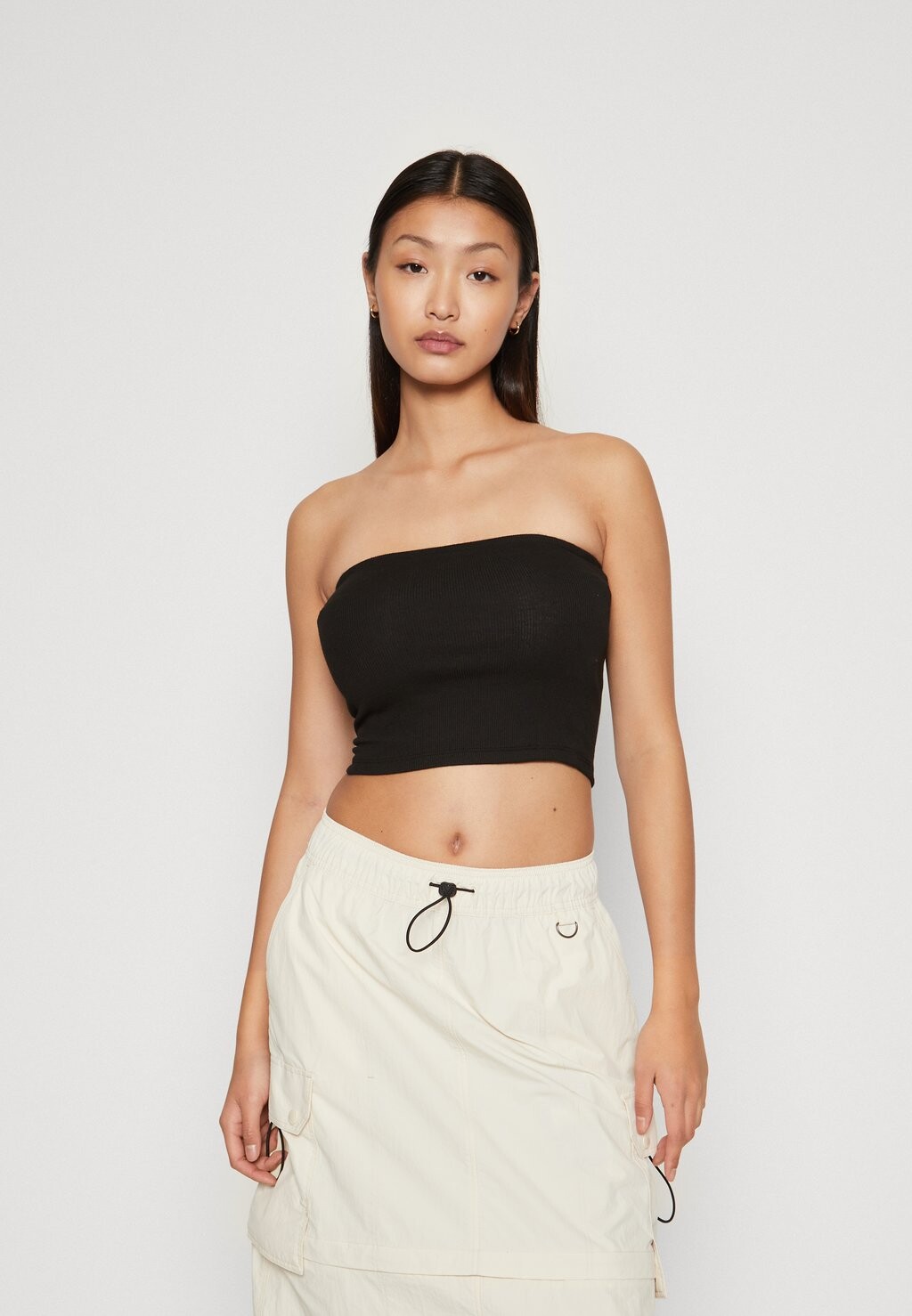 

Верх PCMONICA CROPPED TUBE Pieces, черный
