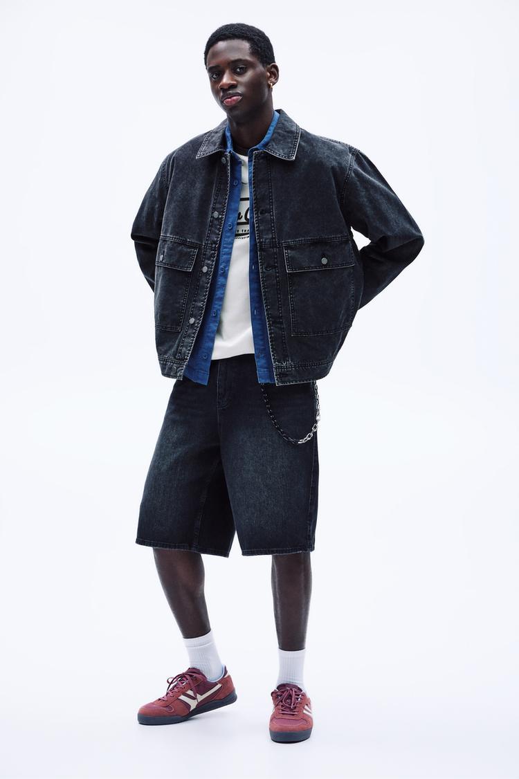 

Черная джинсовая куртка Pull And Bear, черный