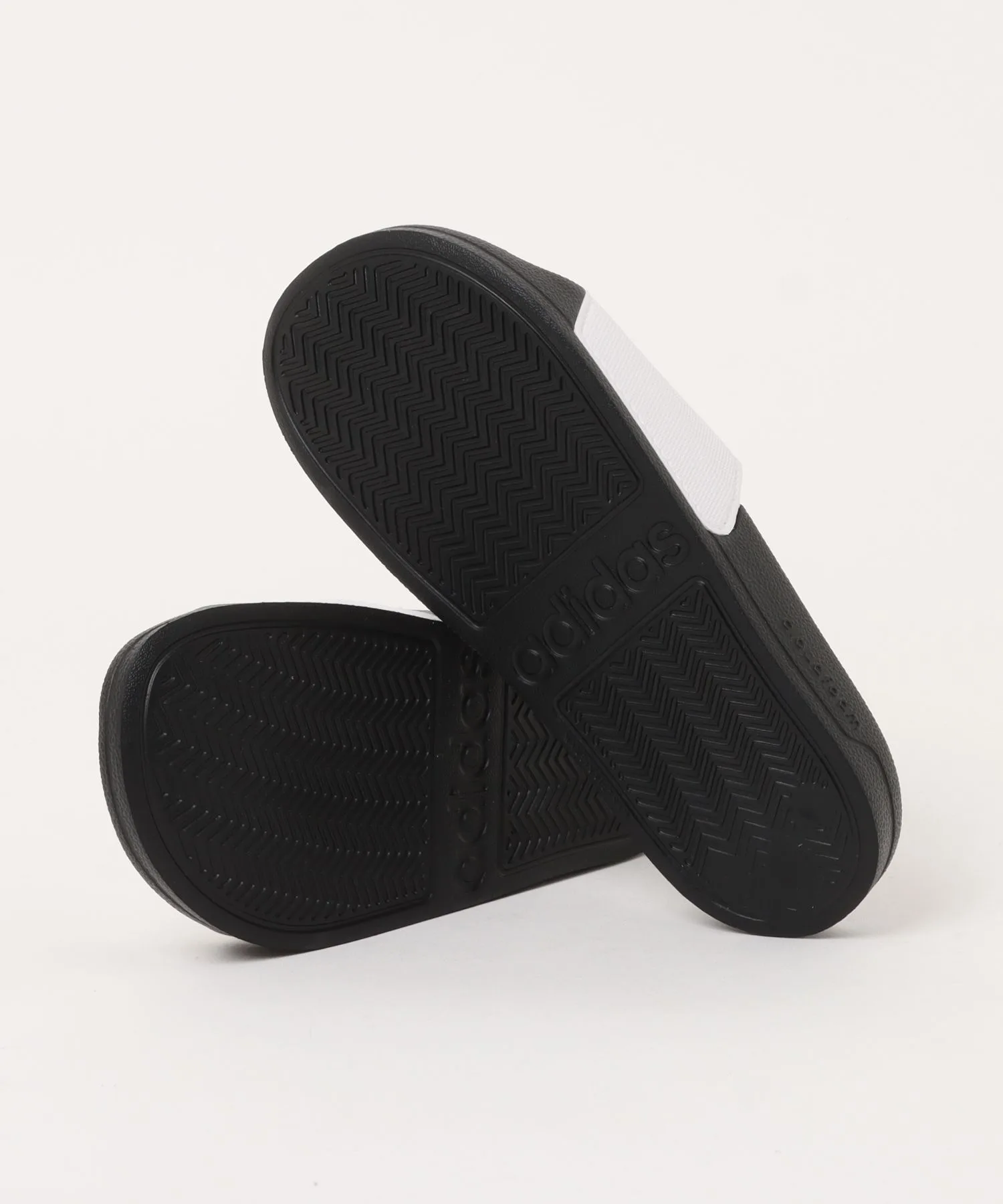 Унисекс шлепанцы adidas Adilette Shower Slides — фото 3
