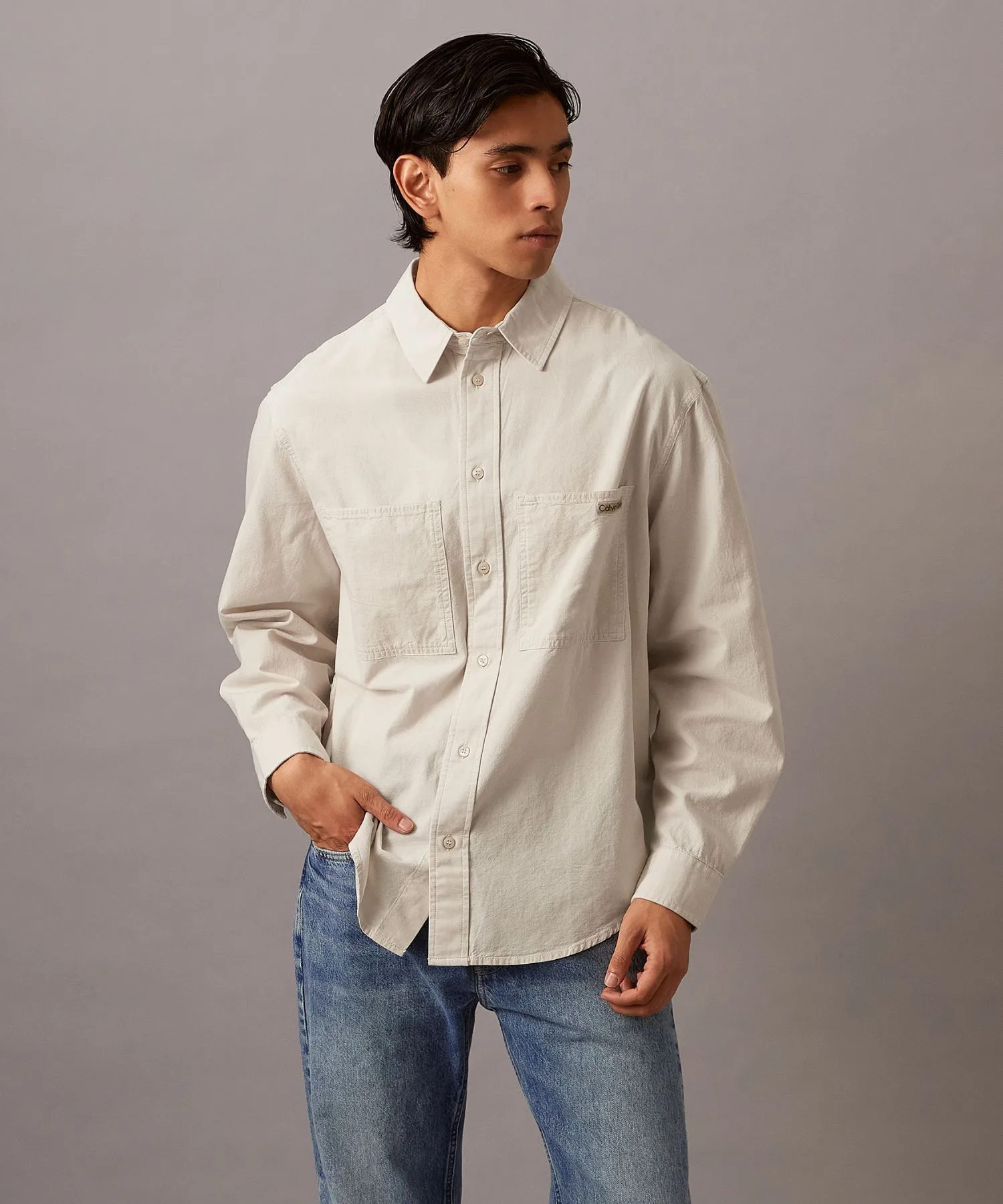 Мужская рубашка из 100% хлопка шамбре Calvin Klein J400361 светло-бежевая