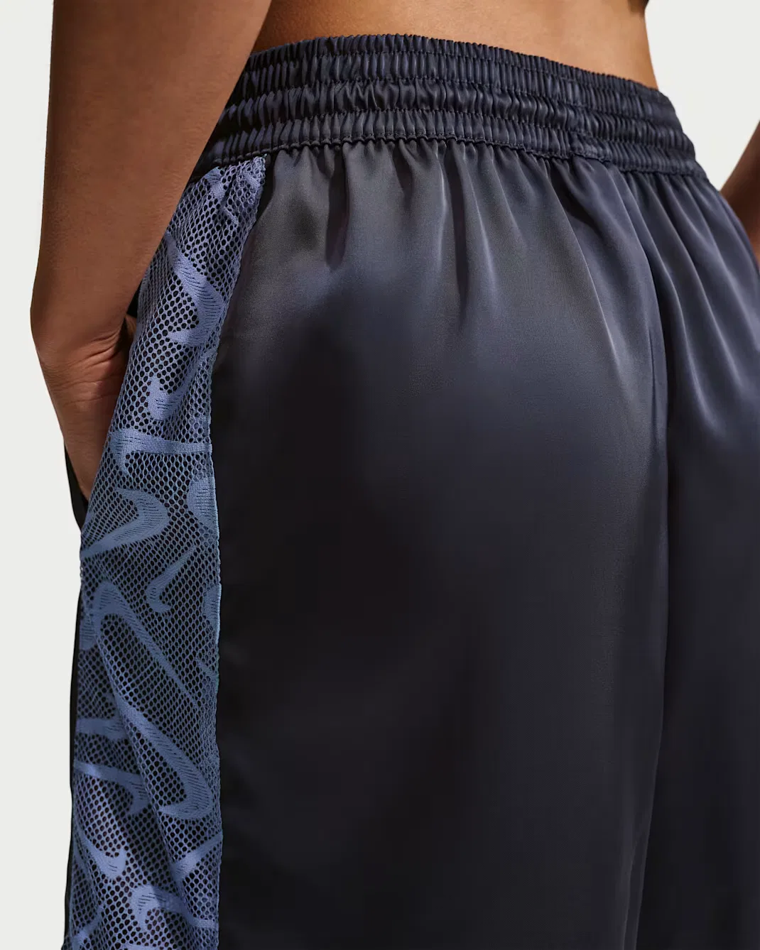 Женские свободные шорты со средней посадкой Nike Sportswear Chill Lace, Gridiron/Work Blue/White — фото 3