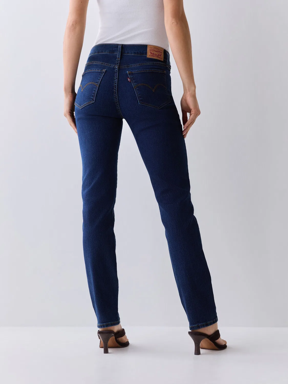 Темно-синие узкие джинсы Levi's 312 Shaping — фото 3