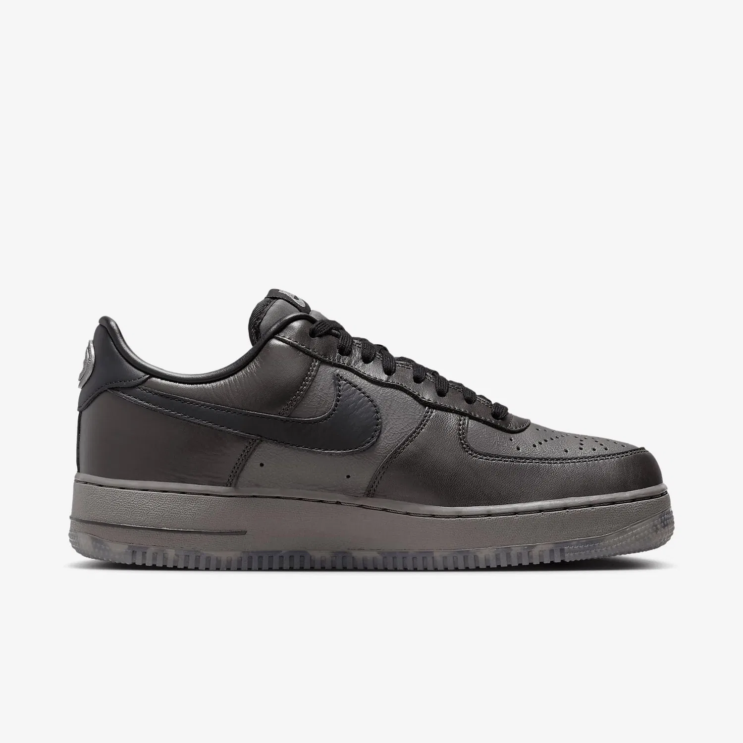 Детские кроссовки для мальчиков с кроссовками NIKE Air Force 1 Low NIKE, Tea Black Brown Petra Grey Olive Black — фото 3