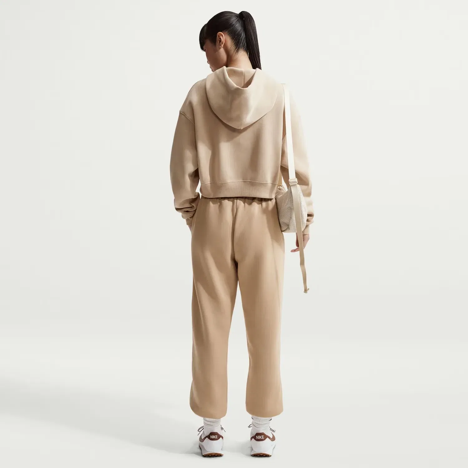 Женская укороченная худи с флисом Nike, Marrón — фото 2