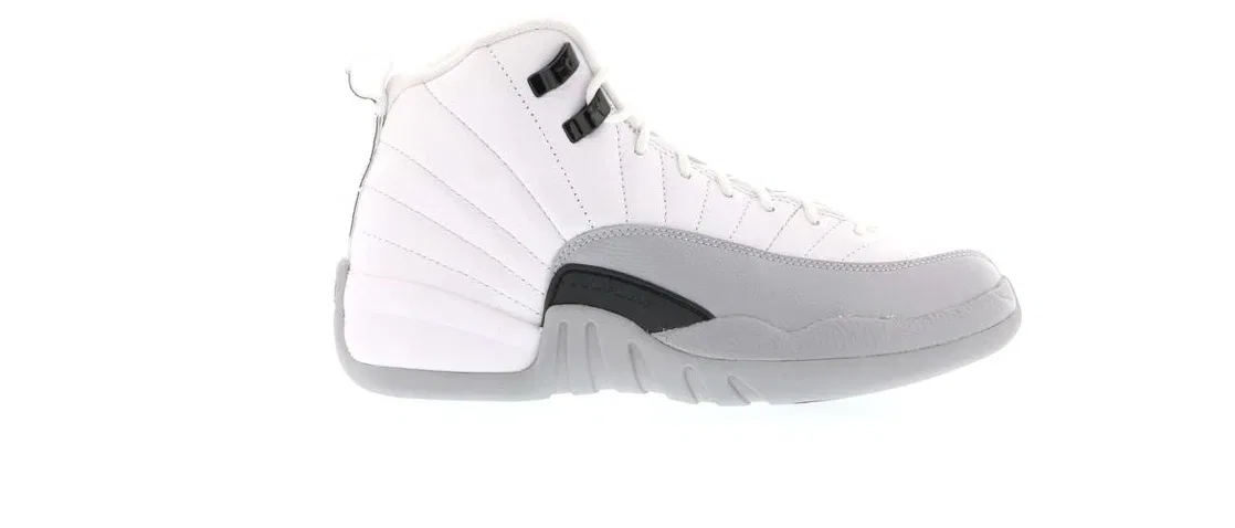 Детские кроссовки Lifestyle с белым тисненым верхом Jordan 12 Retro, White/Black-Wolf Grey