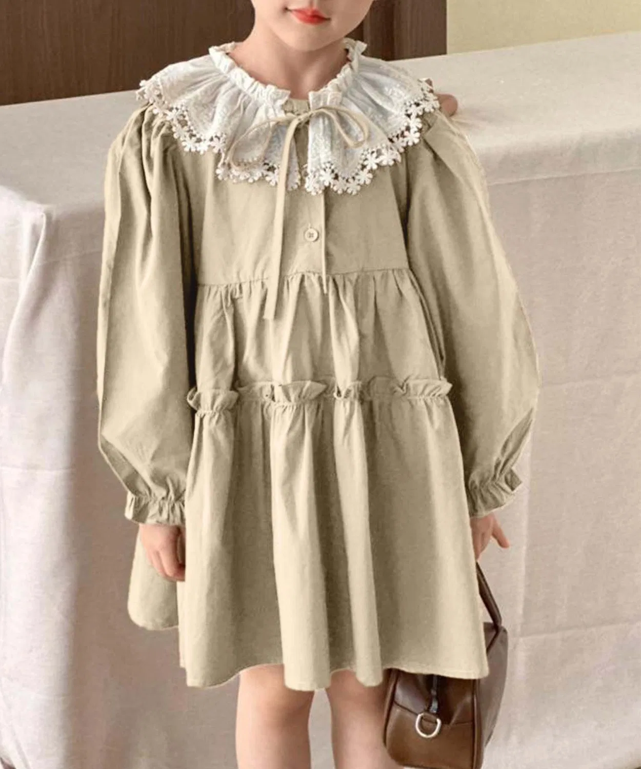 Детское платье с кружевным воротником и ярусной юбкой aimoha Classic Lace Tiered Dress, Бежевое