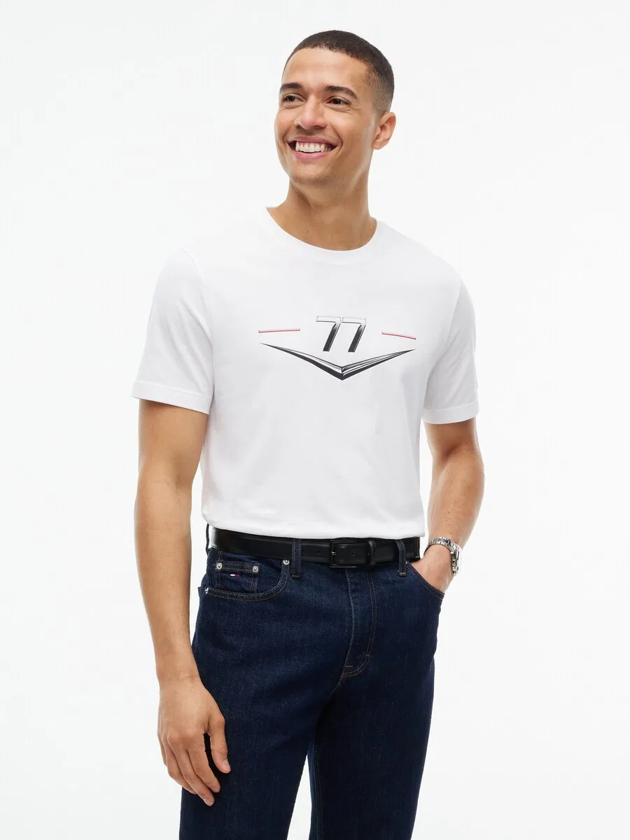 Футболка TOMMY HILFIGER 'TH X CF1 DRIVERS CHEVRON' белого цвета — фото 2