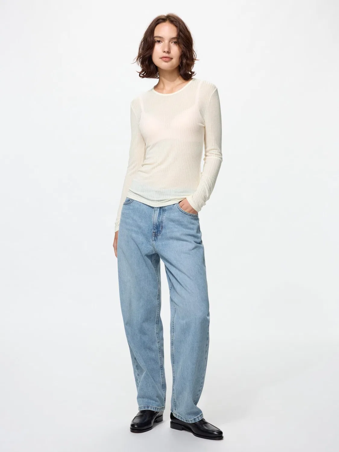 Футболка Uniqlo, ультратеплая из кашемировой смеси heattech с ажурной отделкой, красный — фото 2