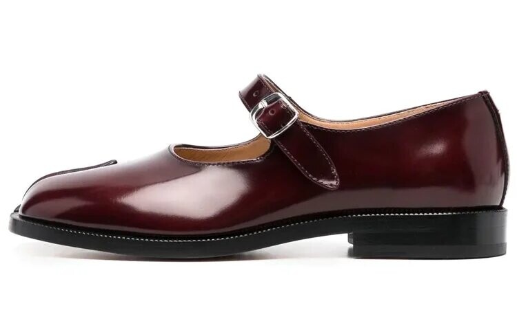 

Балетки кожаные Maison Margiela Tabi Mary-Janes, бордовый