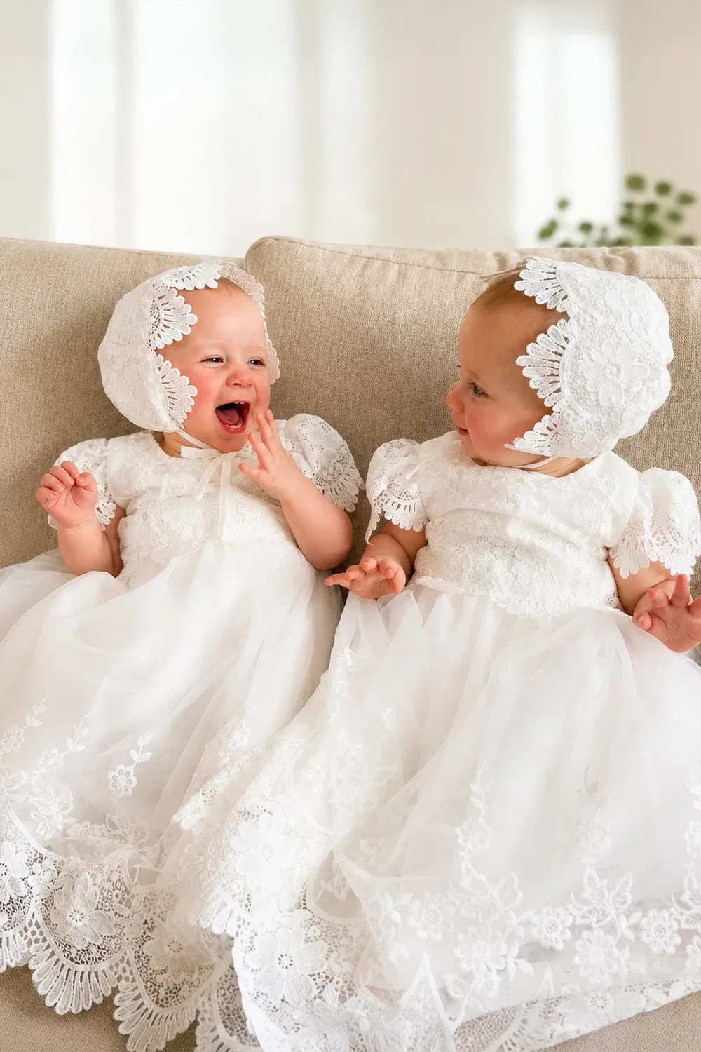 Платье для крещения с чепчиком Harriet Lilly + Bo, White
