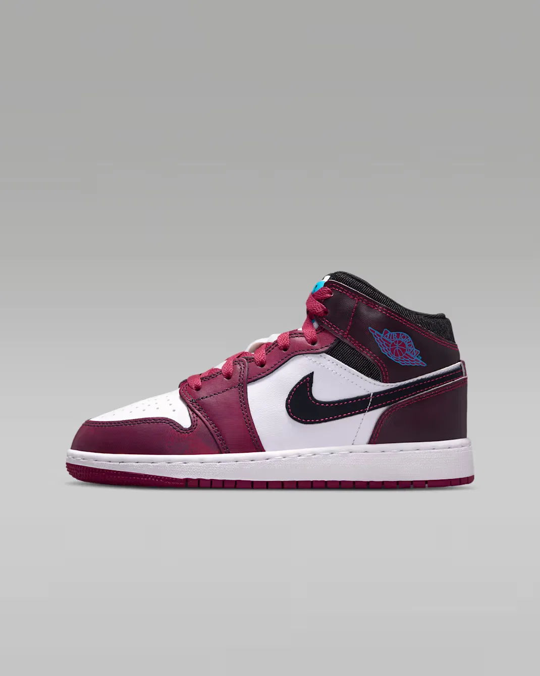 Кроссовки для детей постарше Air Jordan 1 Mid SE, Sweet Beet/Off Noir/White/Desert Pink