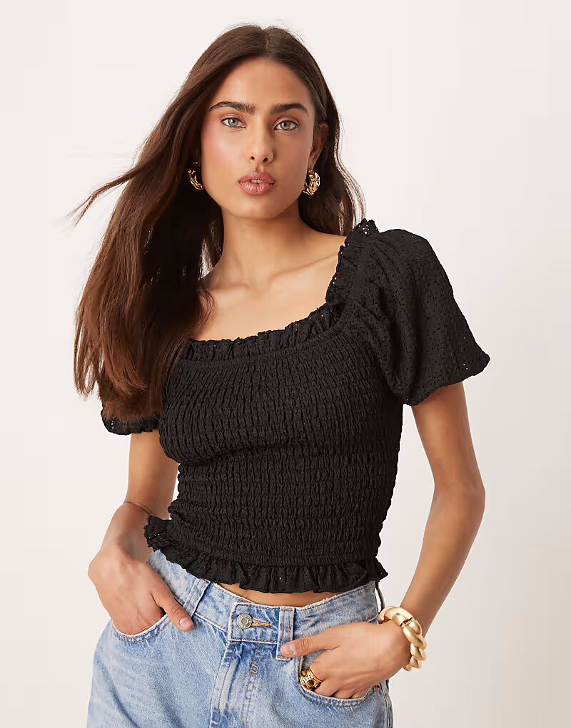 

Топ Gina Tricot с рукавами-фонариками, оборкой и сборками черного цвета