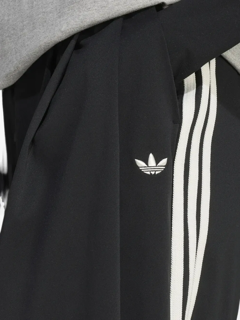 Брюки плиссе с боковыми полосками Adidas, черный — фото 3