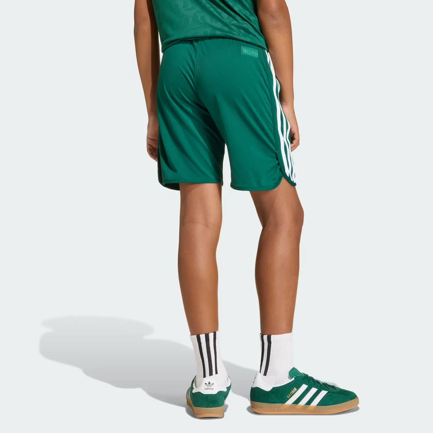 Детские шорты Disney с принтом Гуфи Adidas Originals, зеленый/белый — фото 4