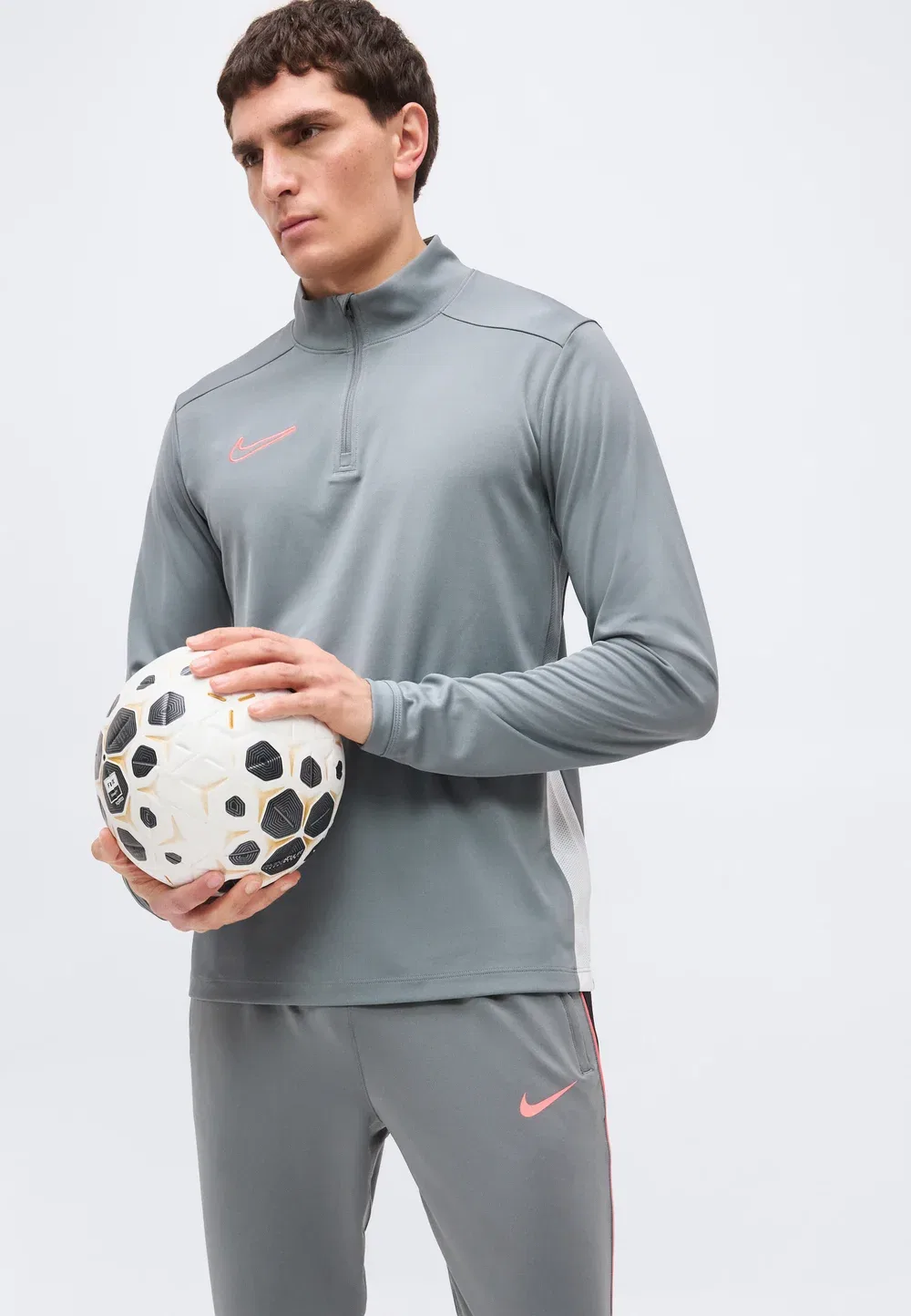 Мужские футбольные штаны - спортивные брюки Nike Performance, Smoke Grey/Black/Hot Punch — фото 4