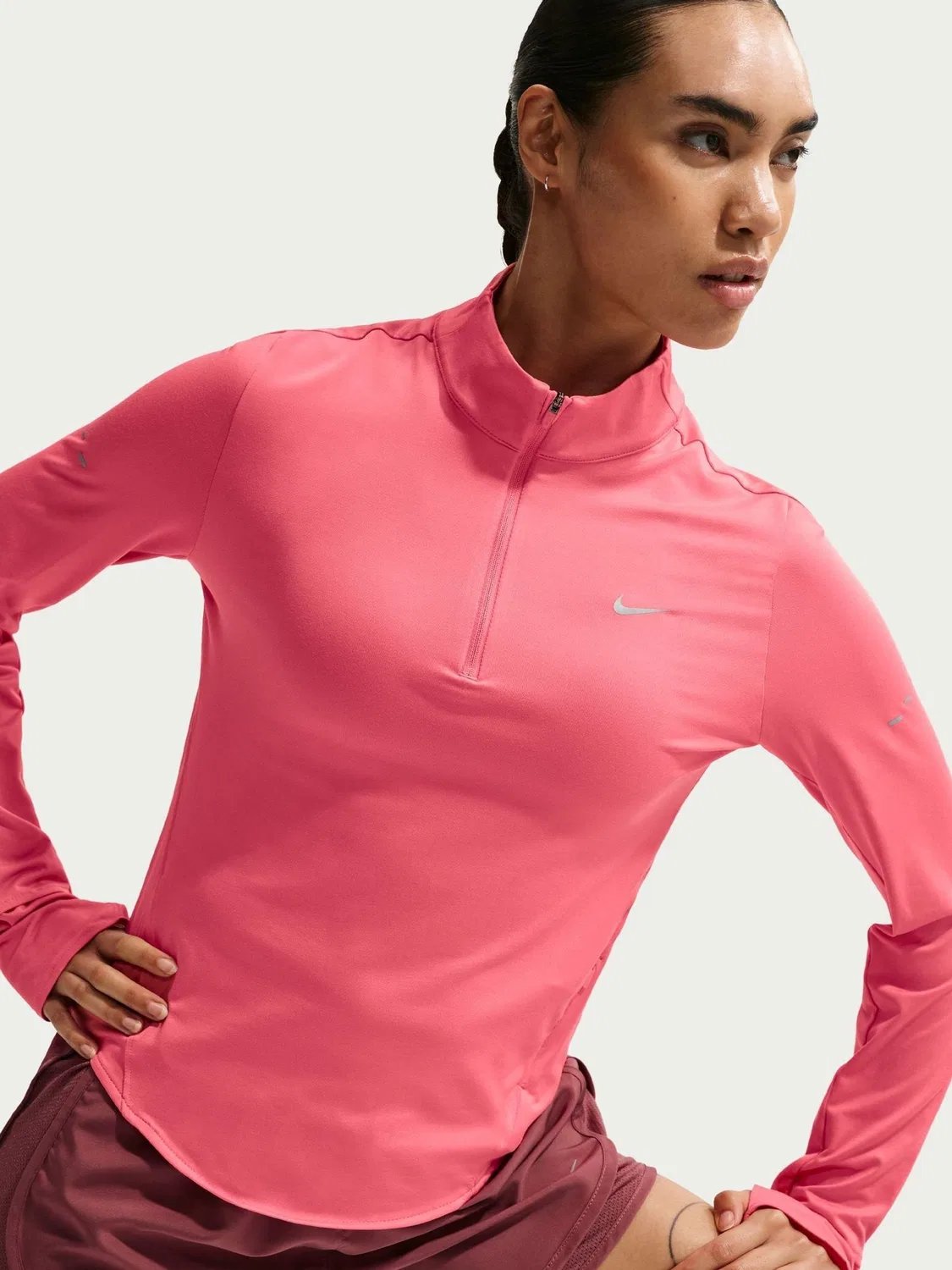 Беговая куртка Nike Swift Dri-FIT UV, коралловый