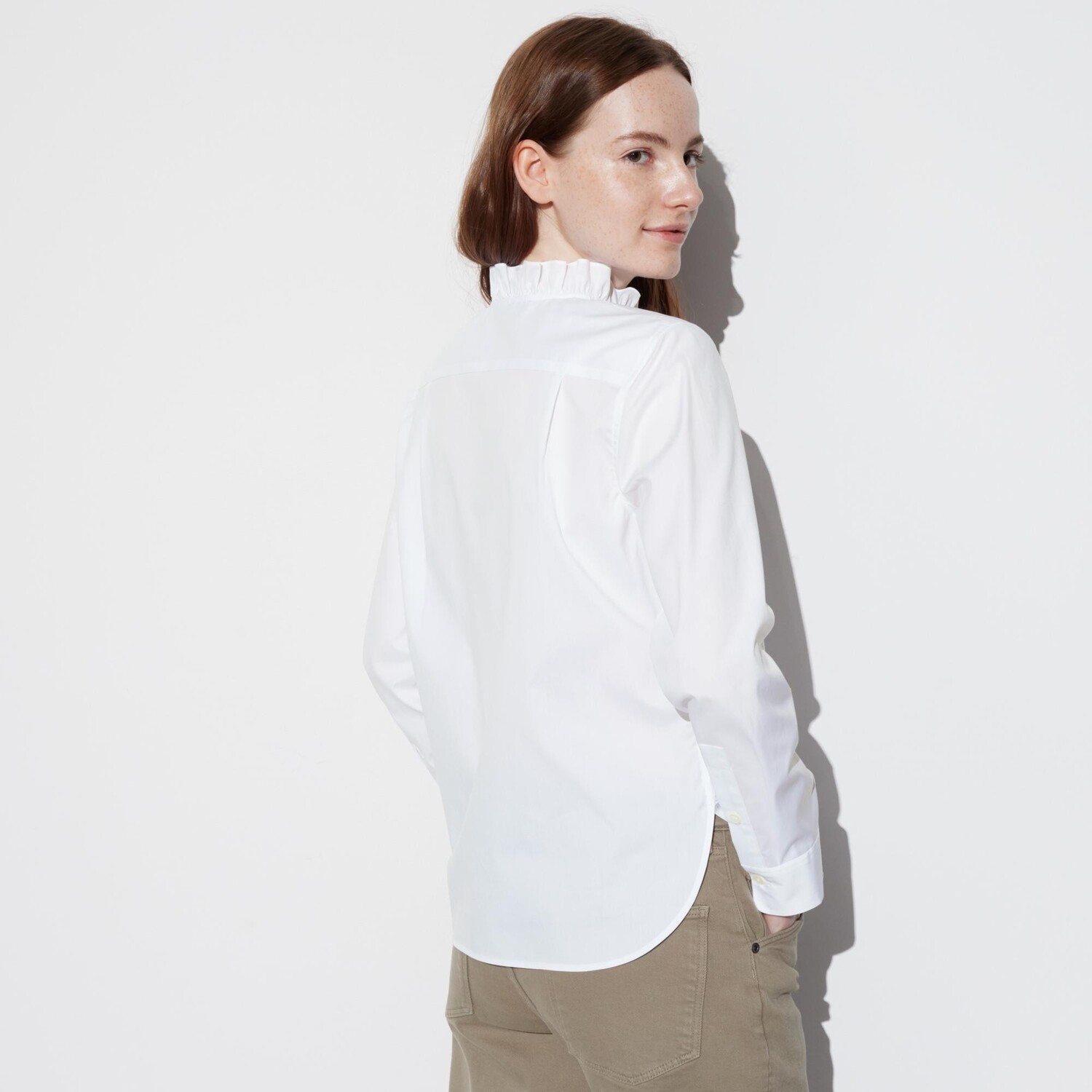 Рубашка UNIQLO из эластичного хлопка с рюшами, белый — фото 3