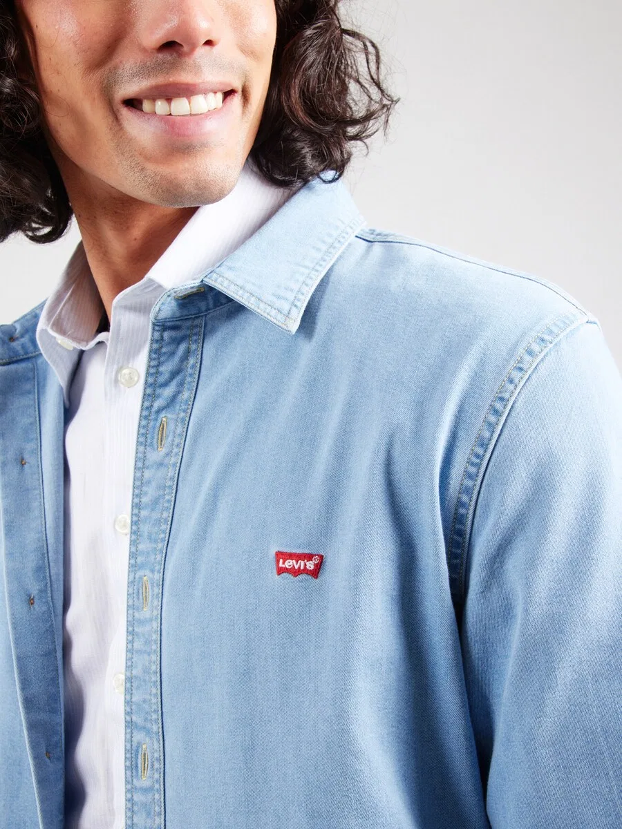 Рубашка LEVI'S Slim fit на пуговицах, цвет «Battery Housemark Slim Fit Shirt», светло-голубой — фото 2