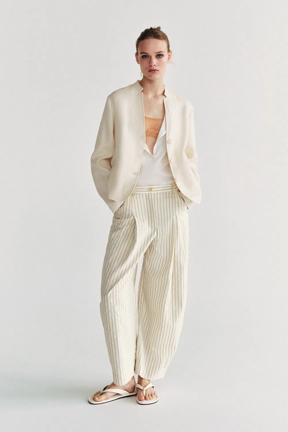 Брюки ZW COLLECTION в полоску, модель "Barrel" ZARA, Ecru