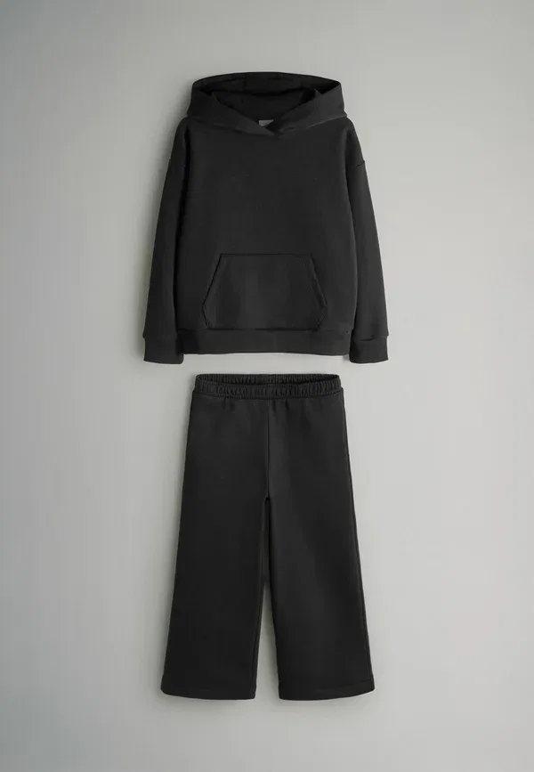 Комплект спортивный из худи и брюк Regular Fit The Set Khaki, черный/хаки — фото 3