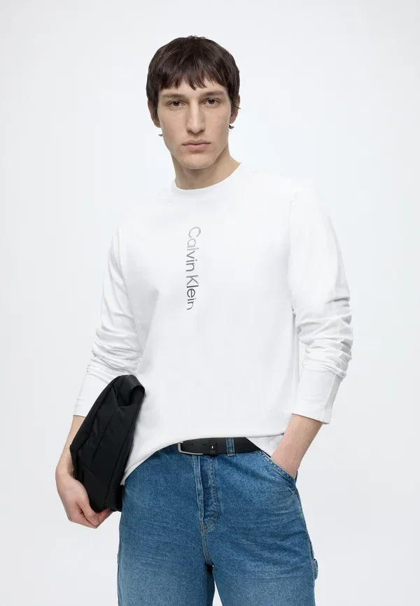 Футболка с графическим принтом, спортивная, с длинными рукавами Calvin Klein, белый — фото 4