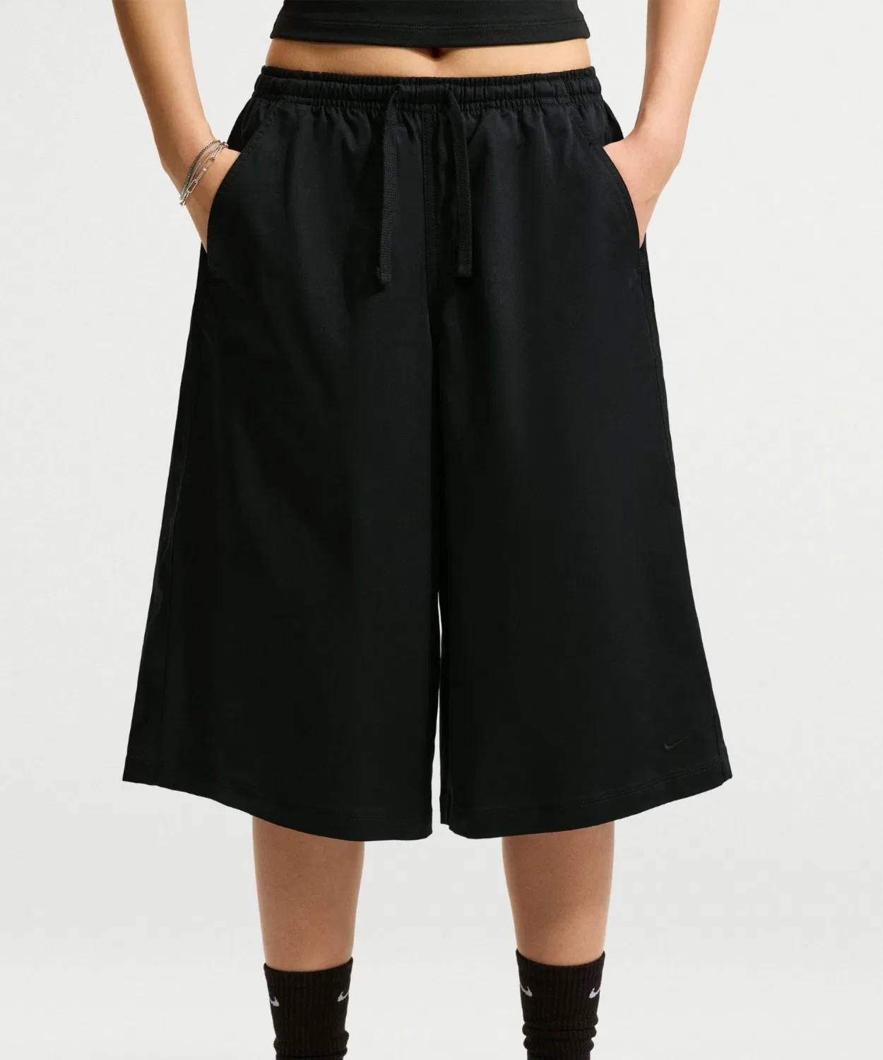 Женские шорты-парашют с принтом и логотипом, модель Oversized Mid-Rise Parachute Shorts NIKE, Black