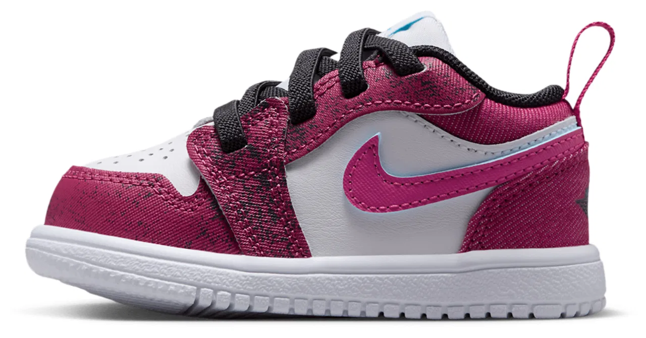 Детские кроссовки для девочек с кожаным верхом Jordan AJ1 Low ALT SE FEM, Jordan, Pink/Black/White — фото 2