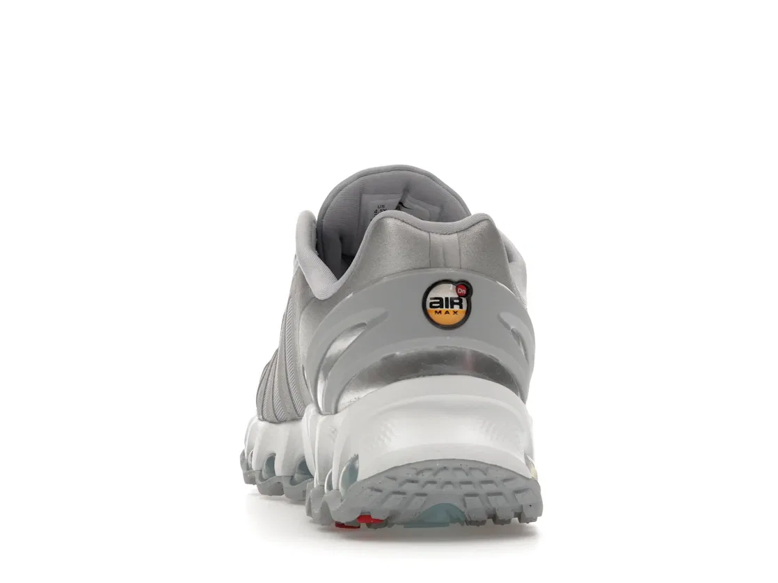Детские кроссовки Lifestyle Nike Air Max Dn8, Wolf Grey/Off-White/Off-White/Metallic Silver — фото 4