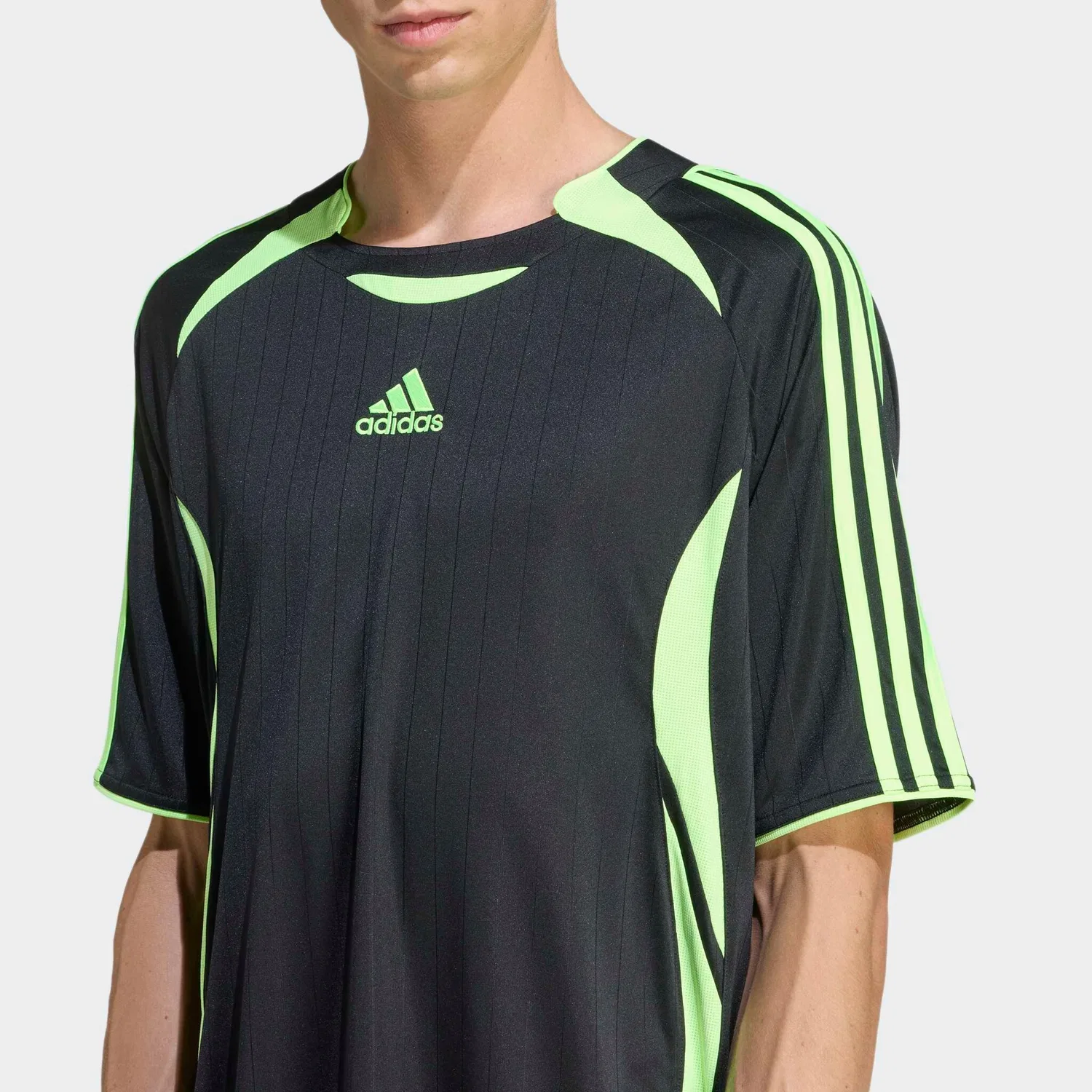 Мужская футболка с принтом Teamgeist Adidas Originals, Black/Signal Green — фото 4