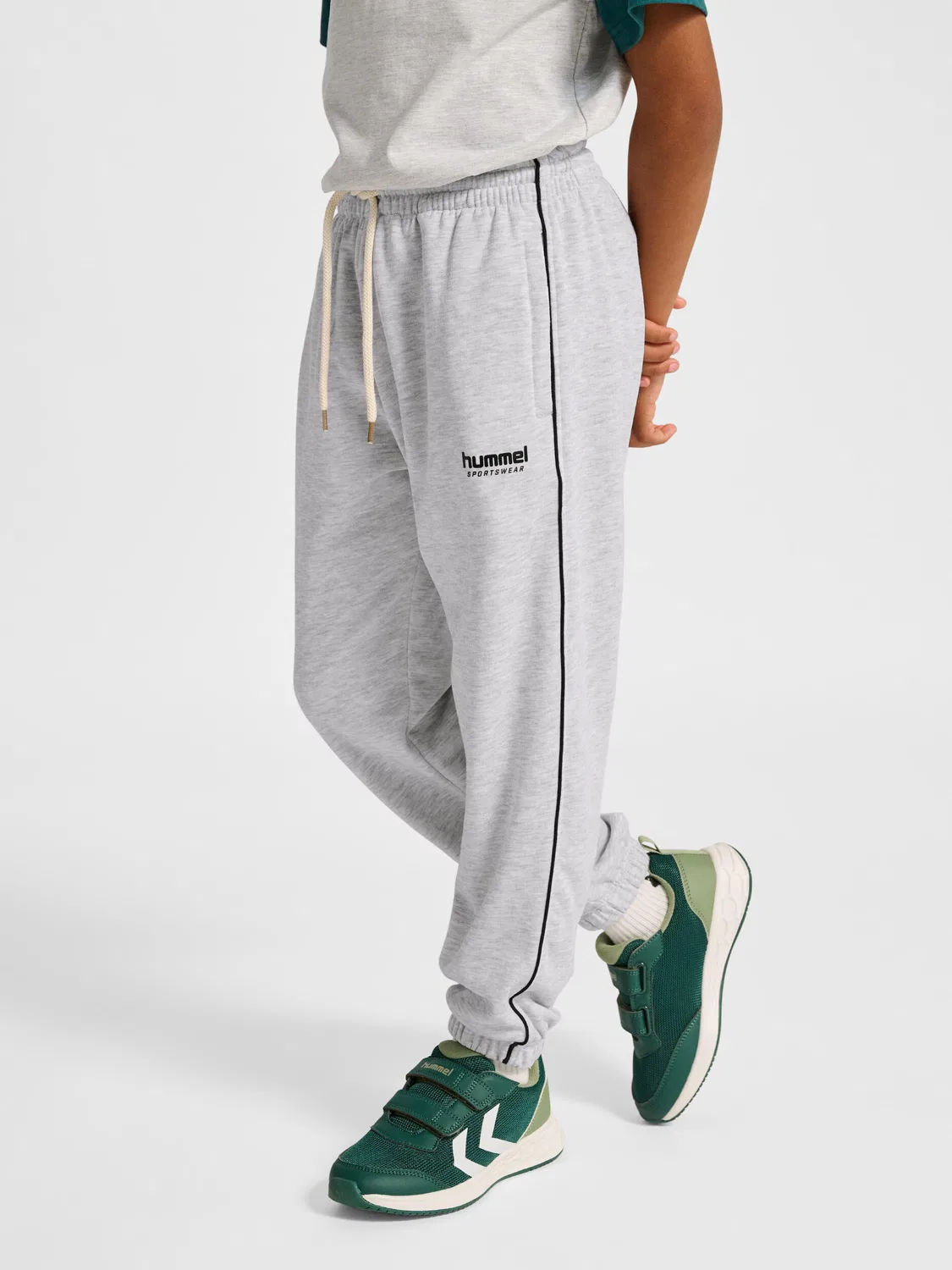 Детские спортивные брюки свободного кроя с регулируемой талией Hmljr Loose Hummel, Grau Schwarz