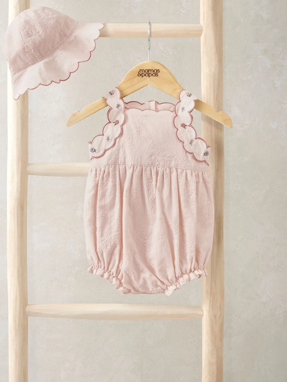 Платье с вышивкой ромашек Mamas & Papas, розовое