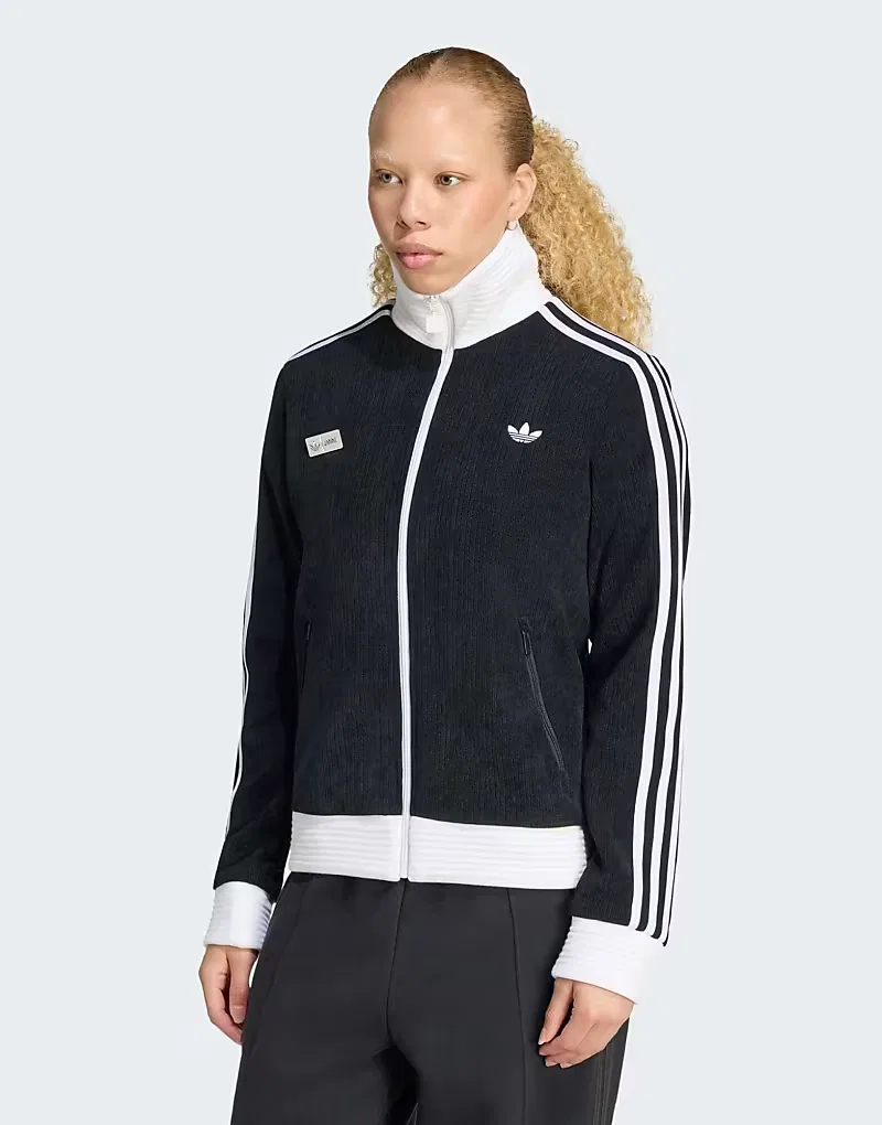Спортивная футболка Adidas Originals Adiluna season 2 x jennie fan og, черный
