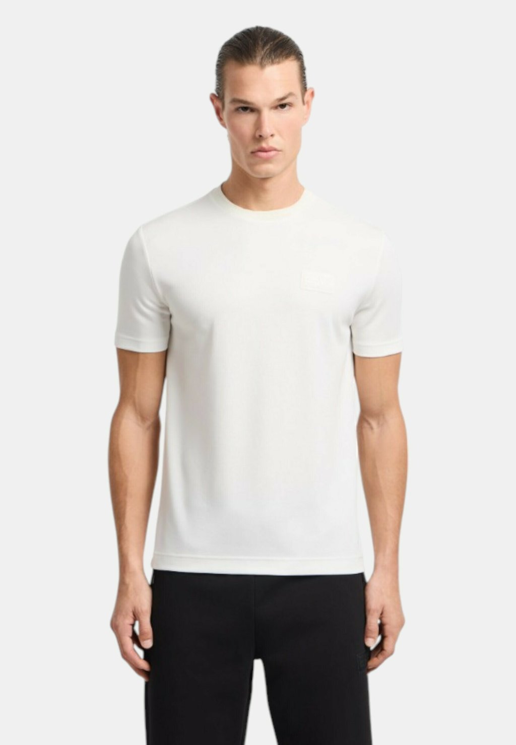 

Базовая футболка EA7 Emporio Armani, слоновая кость