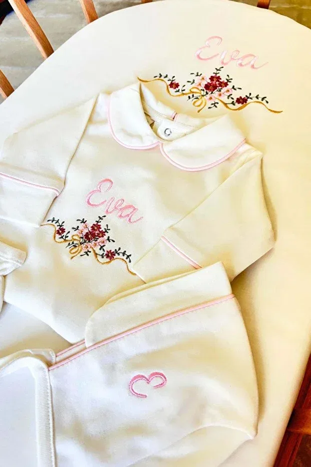 Детский комплект для новорожденных хлопковый Flower Embroidered Personalized 6-Piece Newborn Set Babiesfirst, White — фото 3