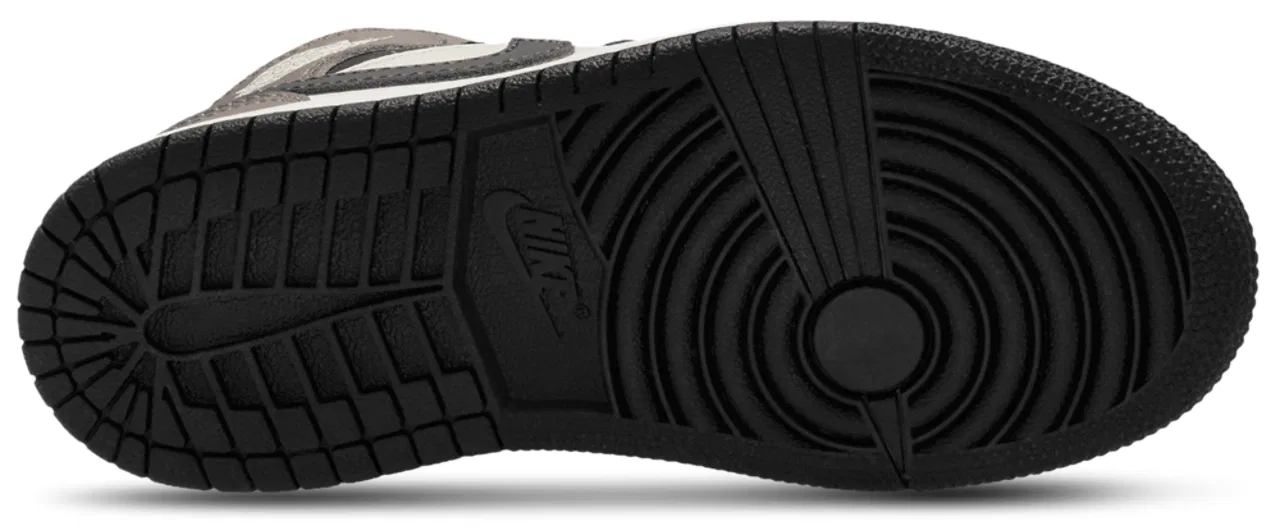 Кроссовки для мальчиков AJ1 Mid Jordan, цвет Black/Phantom/Univ Red — фото 4