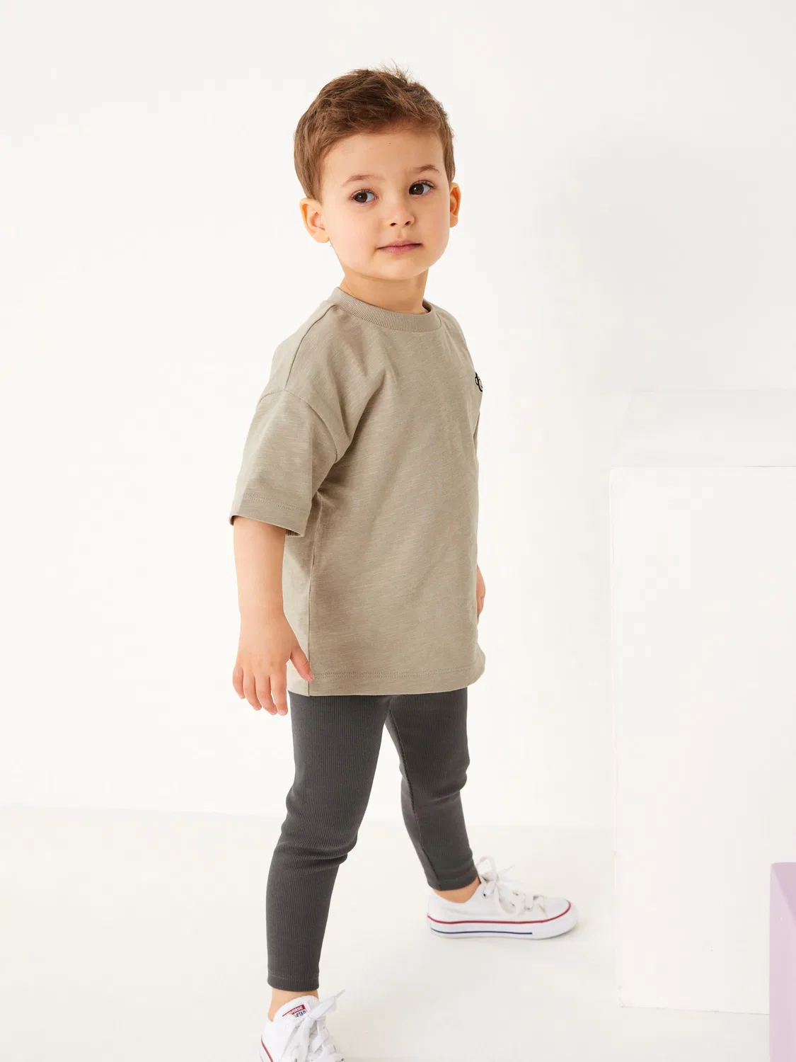 Комплект из футболки и леггинсов, оверсайз, Neutral Oversized Next, нейтральный — фото 2