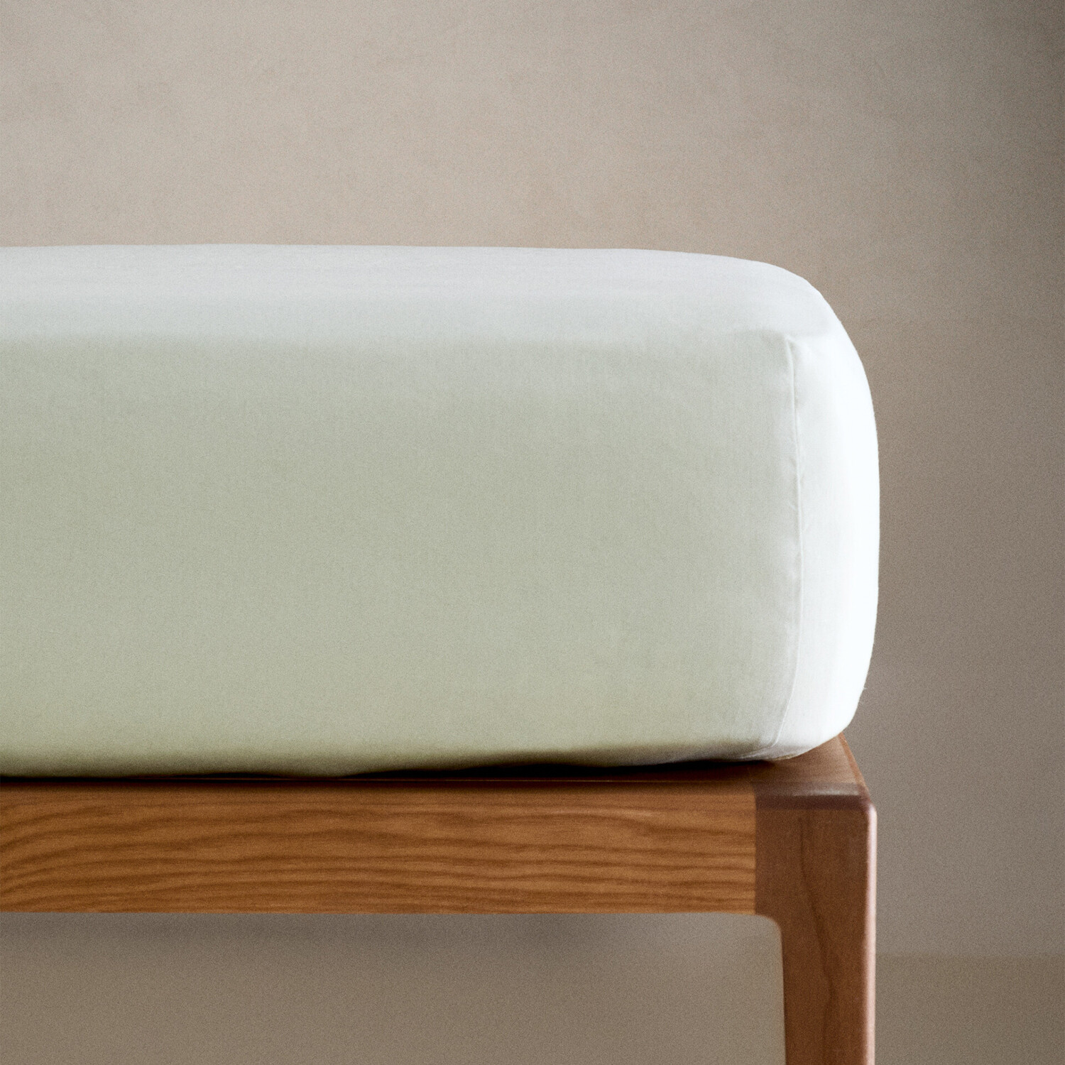 

Простыня на подгонку Zara Home Linen, зеленый