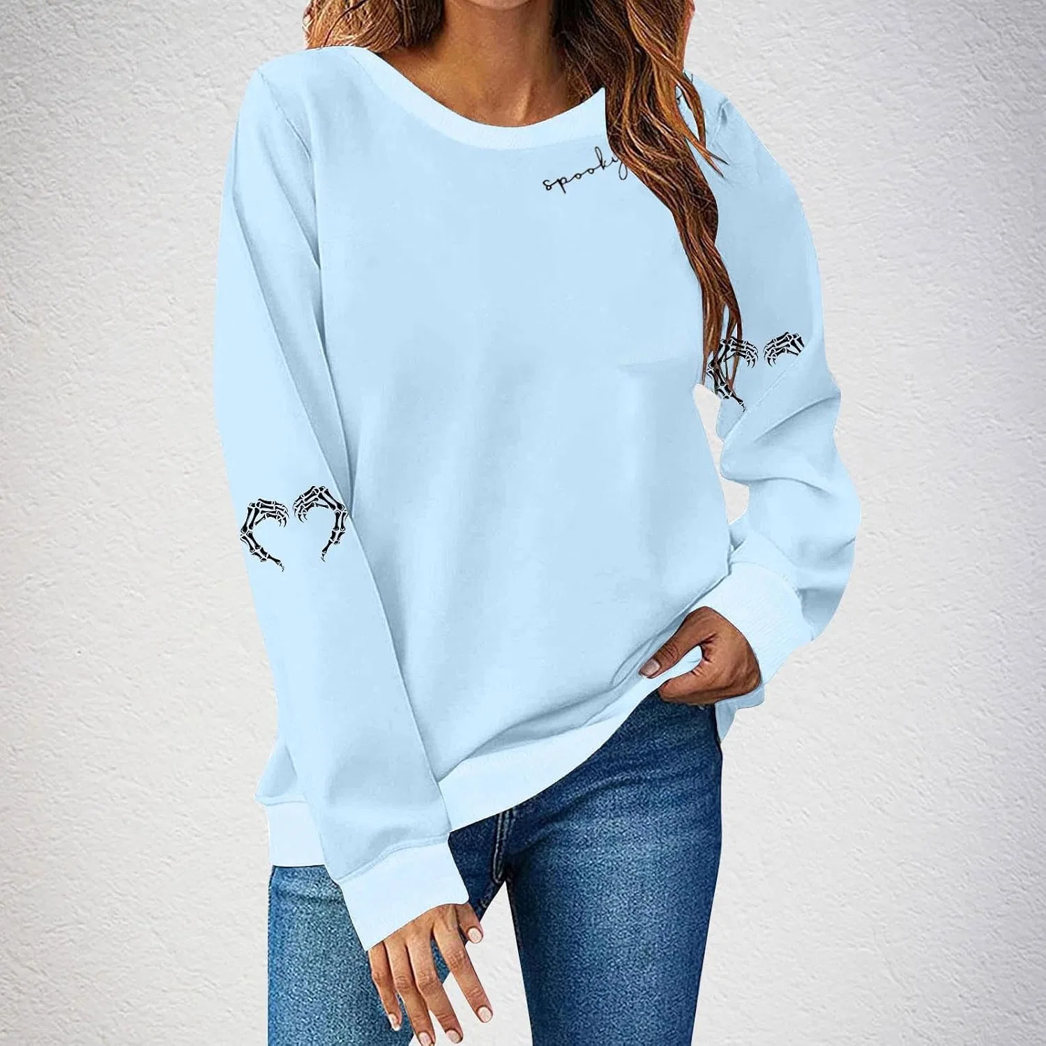 Женский свитшот с принтом Spooky Season, Dd Light Blue — фото 2