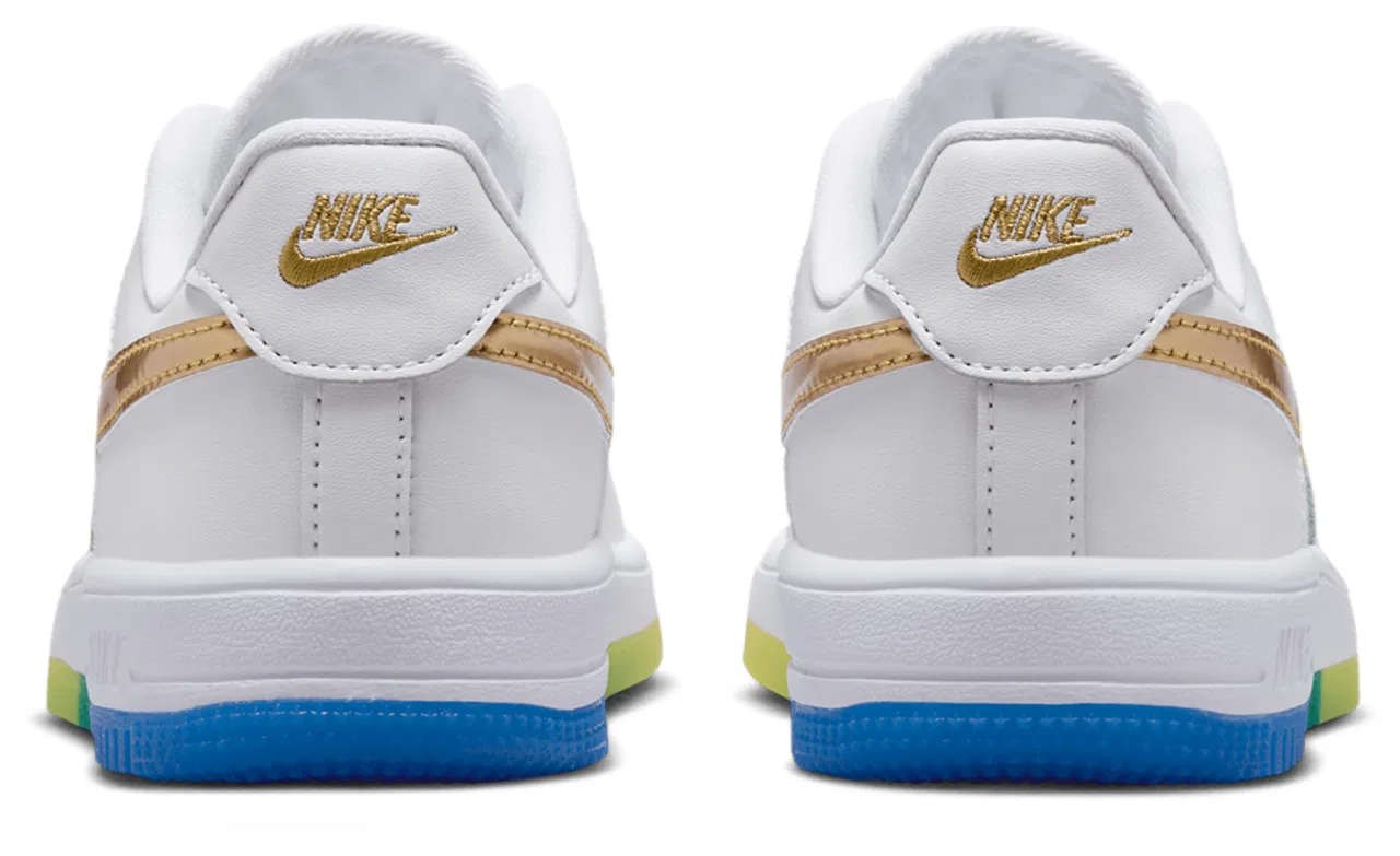 Кроссовки для мальчиков Air Force 1 Low Nike, цвет Soar/Metallic Gold/White — фото 3