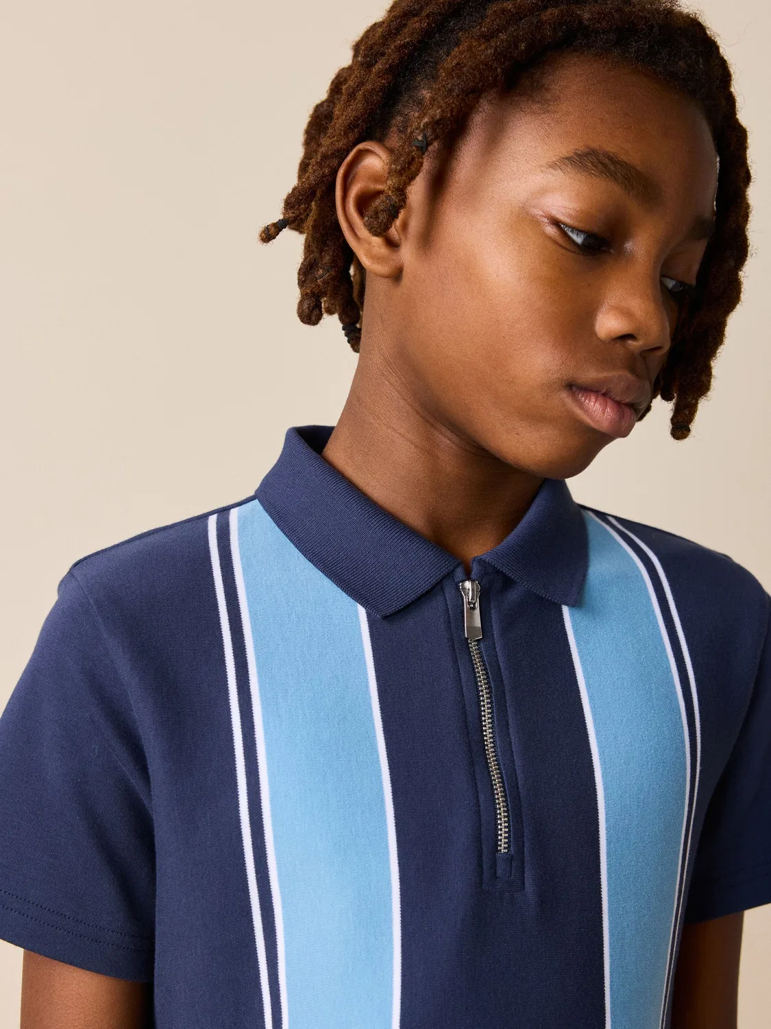 Поло с вертикальными полосками и молнией, модель Vertical Stripe Zip Neck Next, темно-синий — фото 4