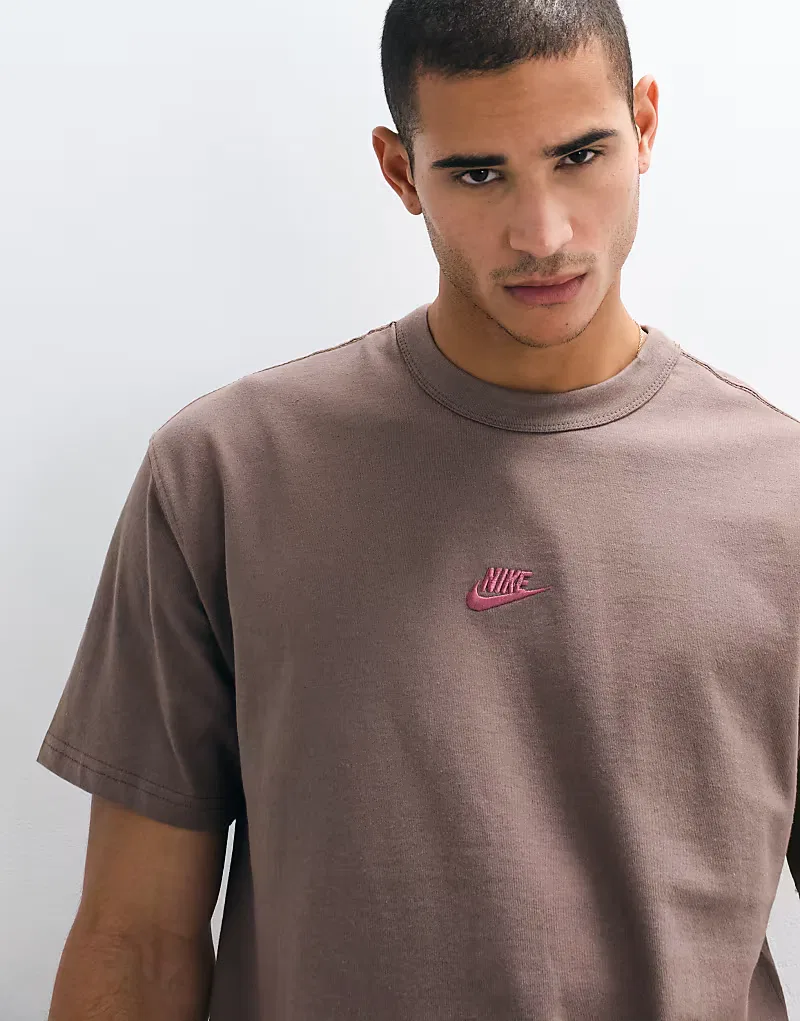 Футболка оверсайз Nike Premium Essentials коричневого и, розовый — фото 4