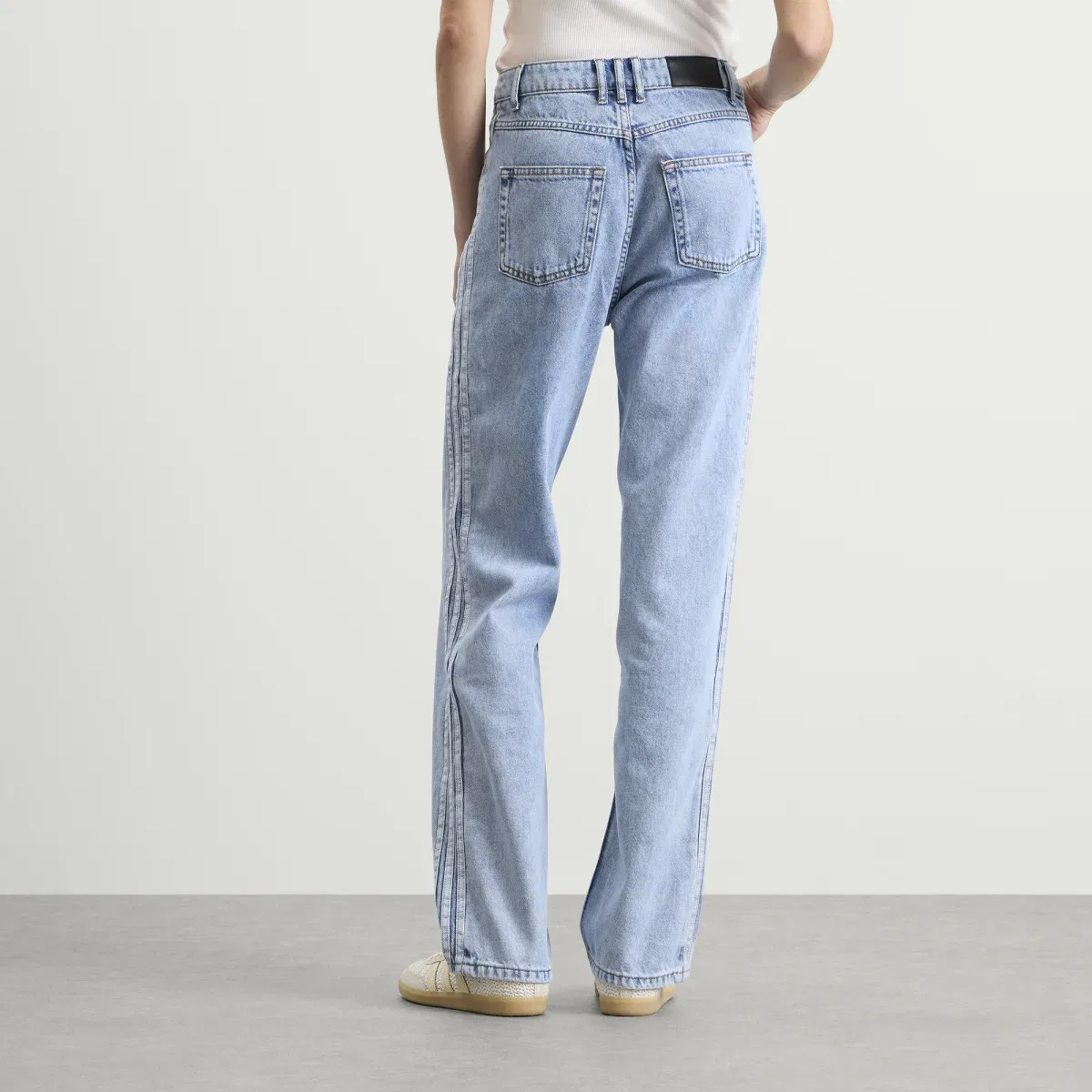 Женские спортивные брюки из денима Firebird Track Pants Adidas, Light Denim — фото 3