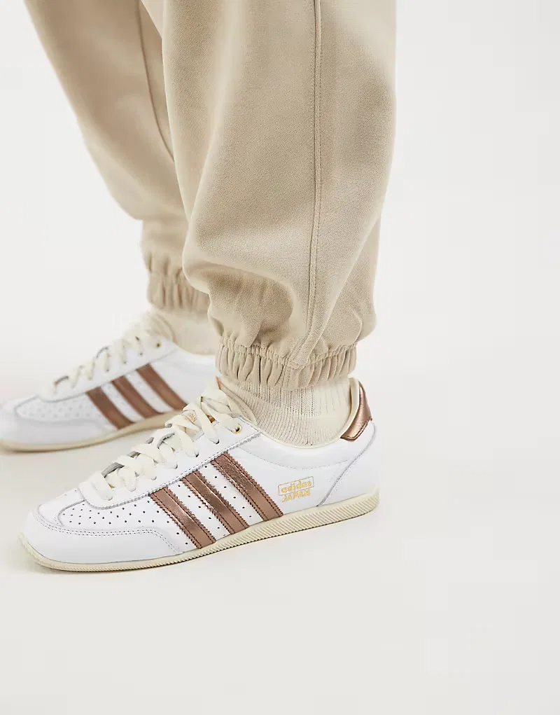 Свободные флисовые спортивные брюки Adidas Originals Essentials хаки, три — фото 4