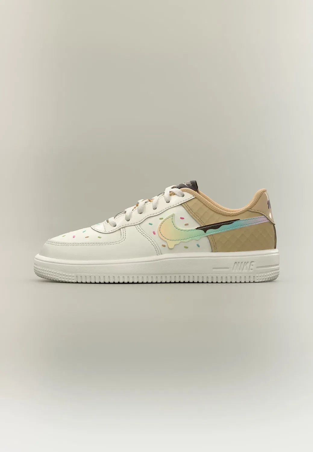 Кроссовки Force 1 Low BP Lace NA16 унисекс Nike Sportswear, Sail/Multi/Color/Sesame/Bleached Turq/Chile Red/Light Chocolate