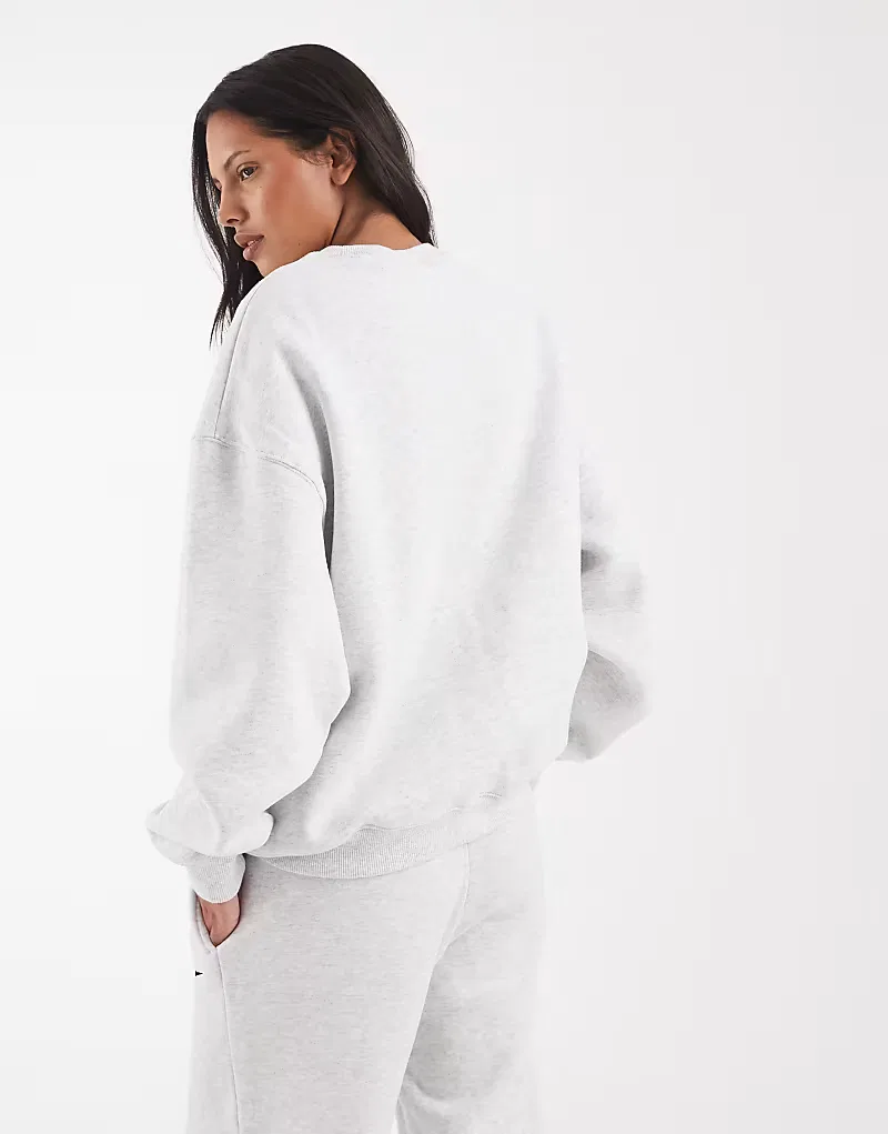 Свитшот Nike Studio Fleece с круглым вырезом, светло-серый — фото 2
